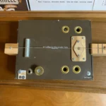 Bottom of Macanudo Diddley Bow CBG
